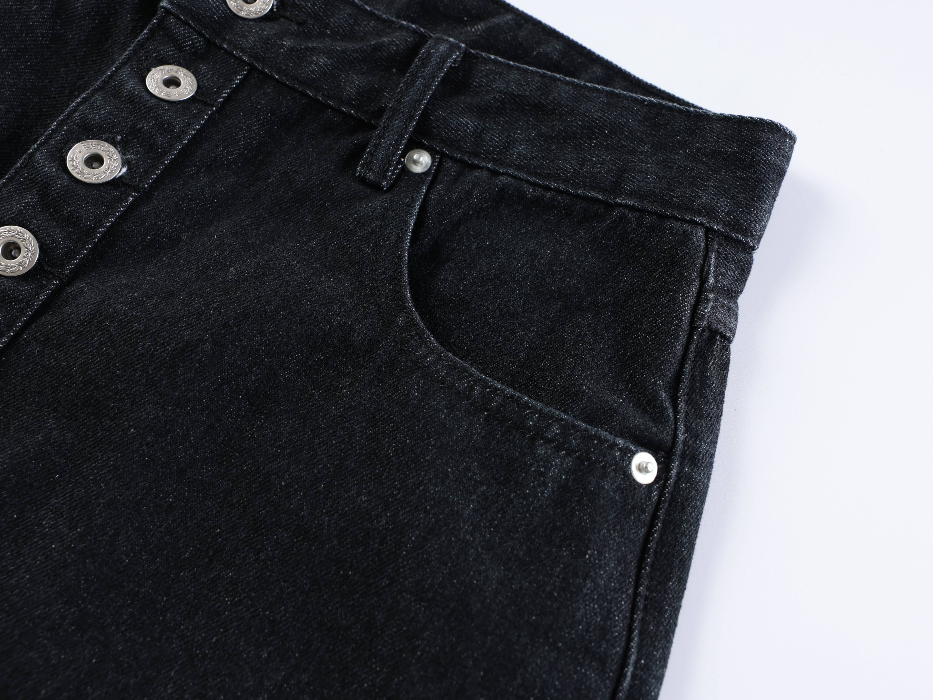 Omirad “Arc Button Wide Denim Shorts”