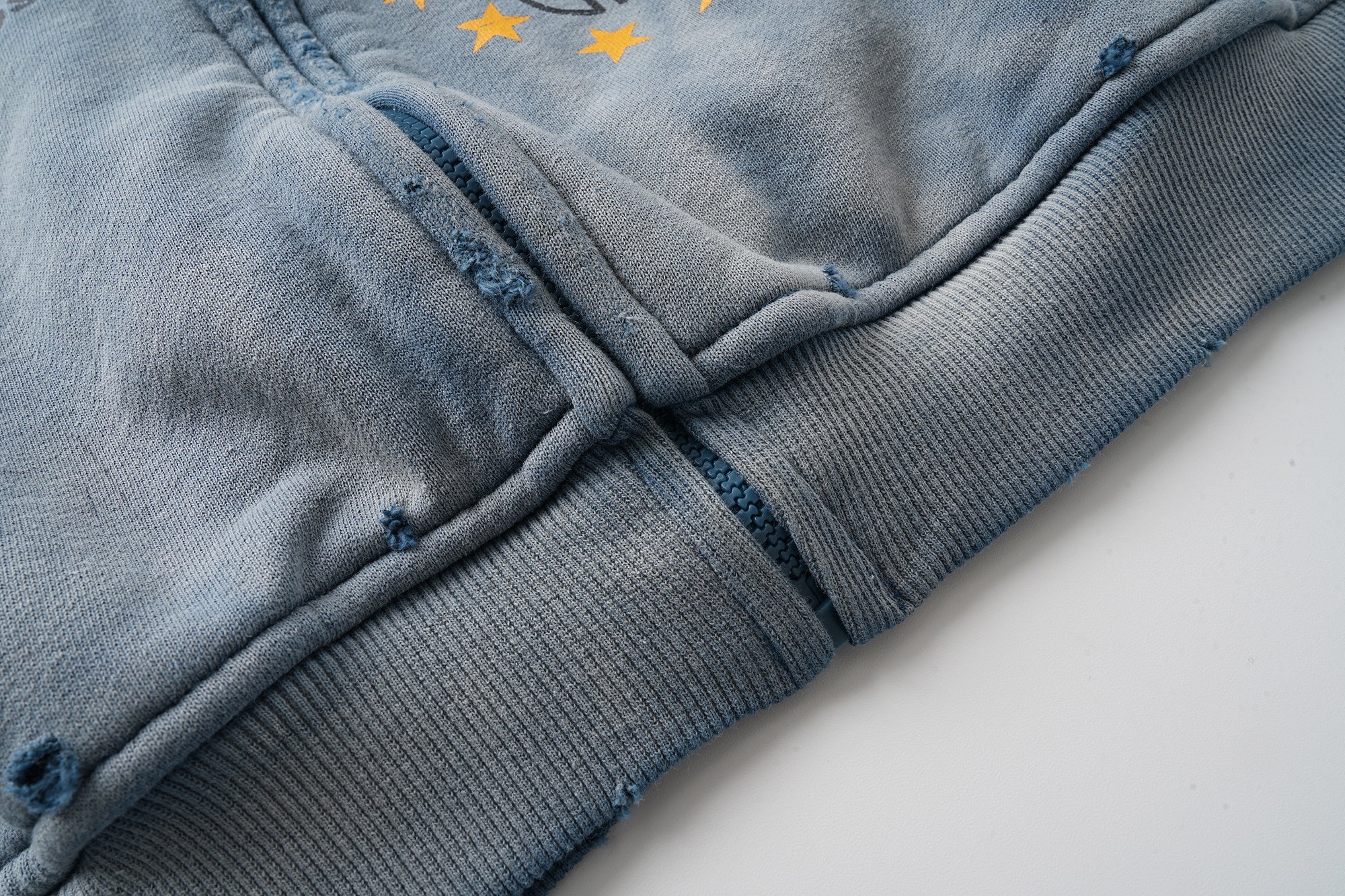 Omirad Vintage Graphic Zip-Up Hoodie