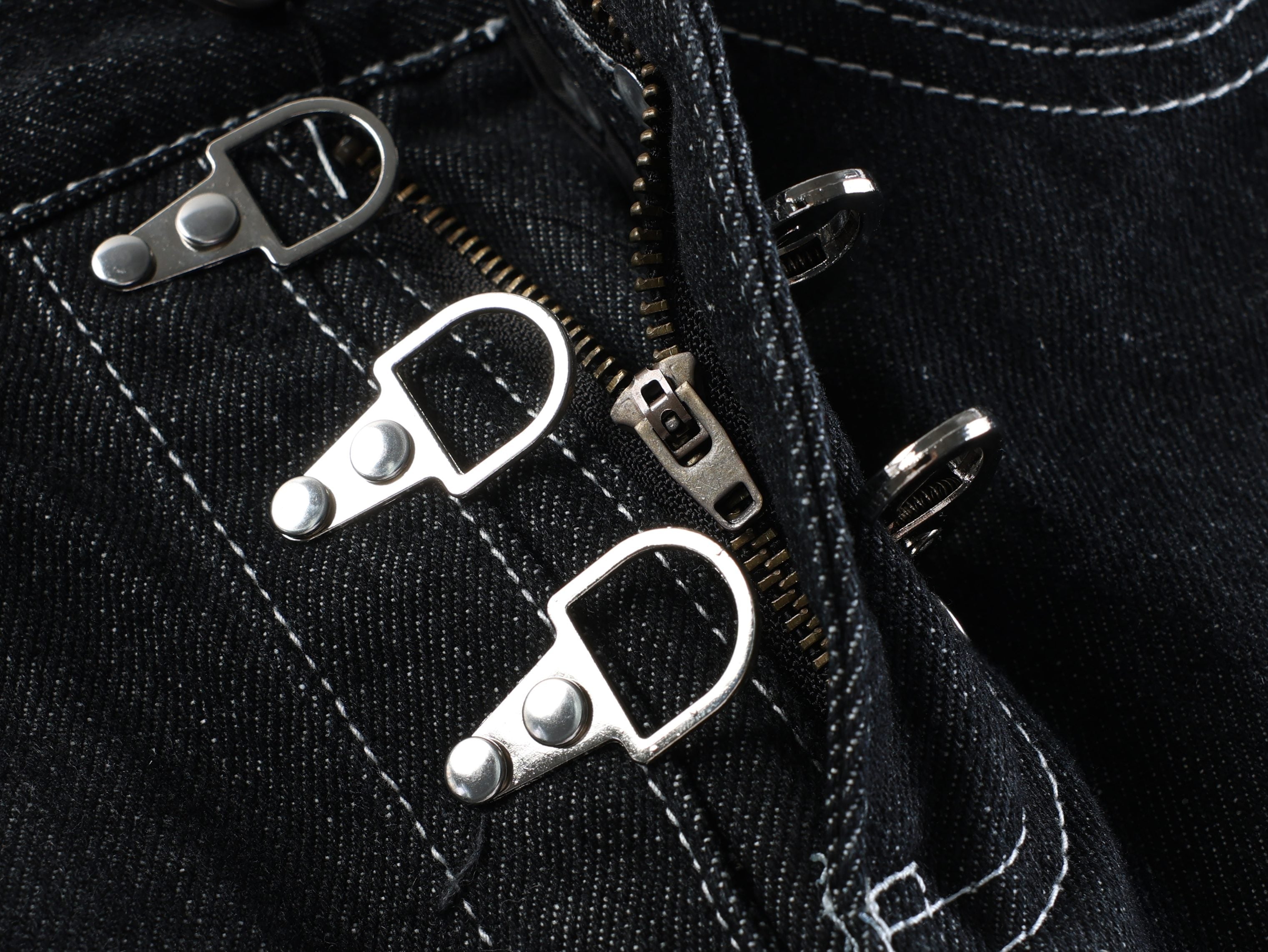 Omirad Wide-Leg Buckle Denim Shorts