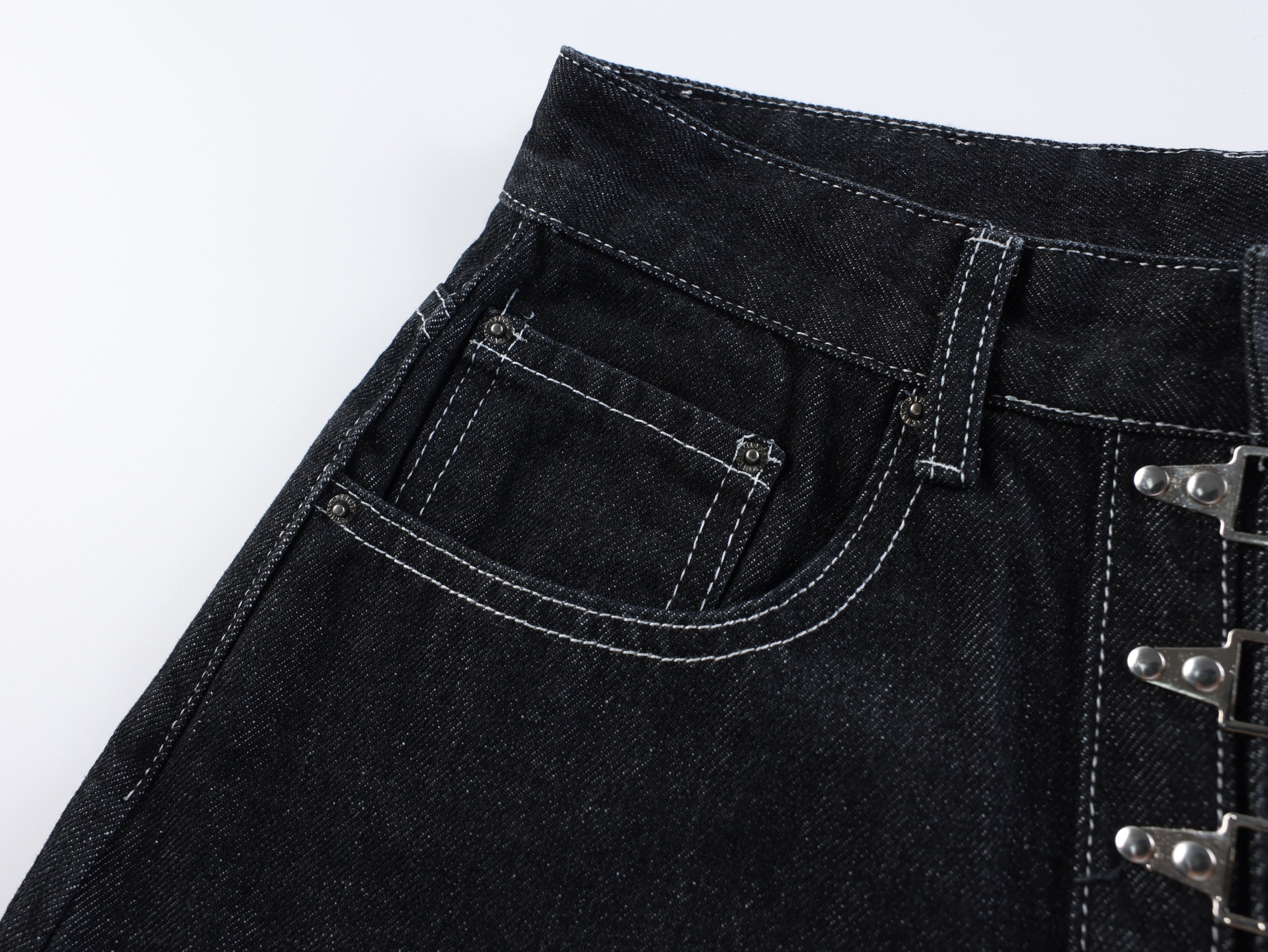 Omirad Wide-Leg Buckle Denim Shorts