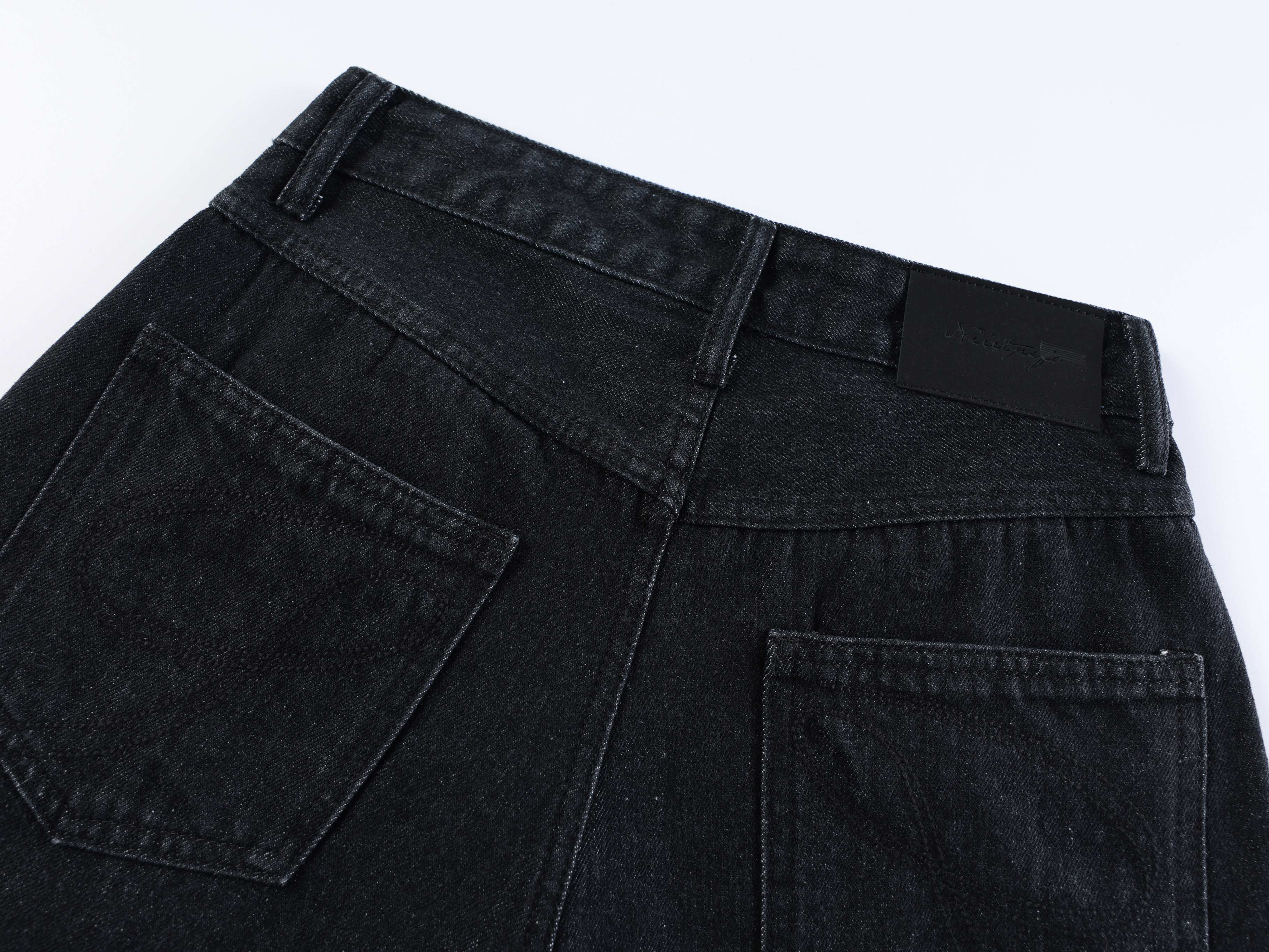 Omirad “Arc Button Wide Denim Shorts”