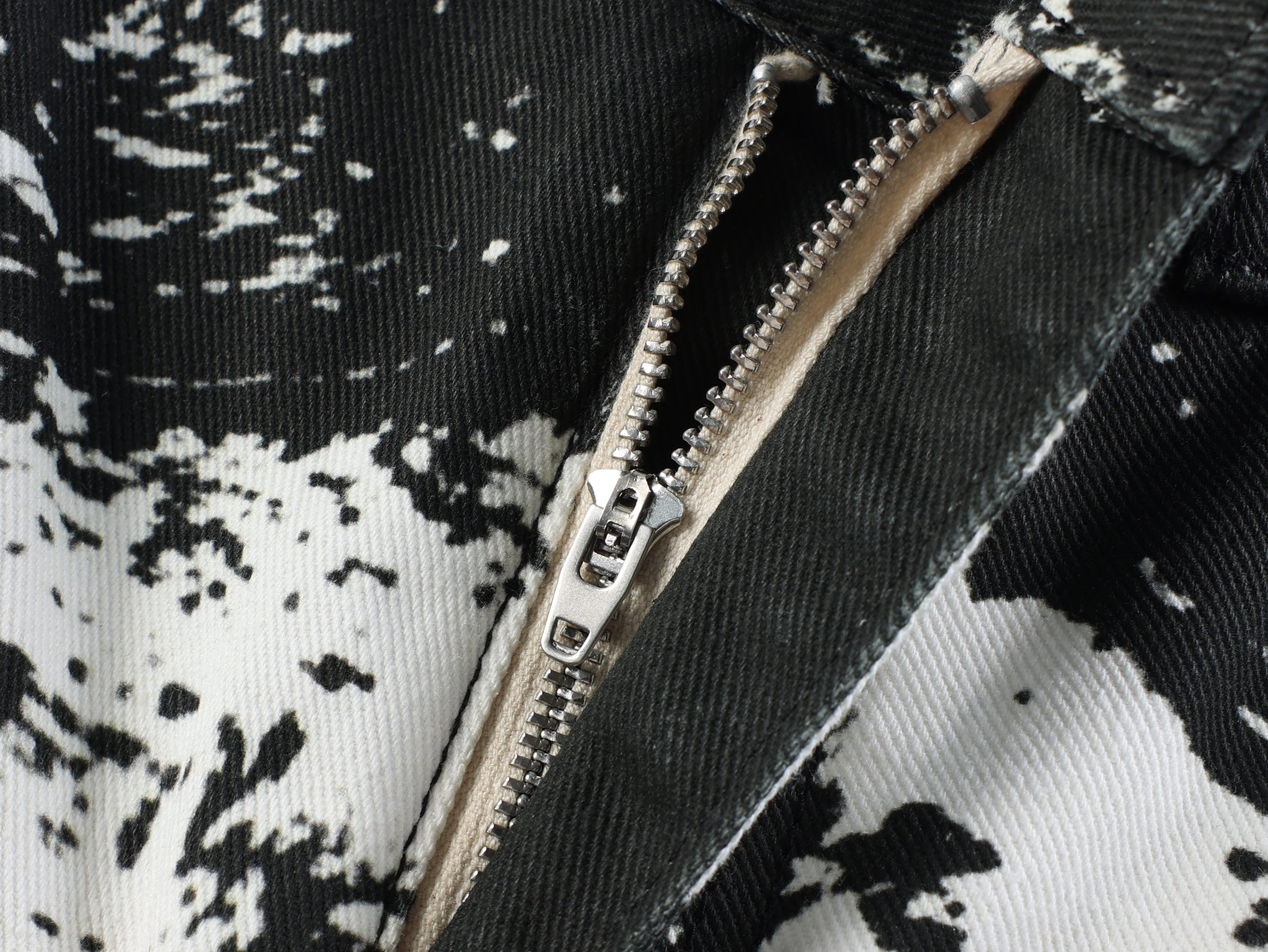 Omirad Monochrome Animal Print Wide-Leg Jeans