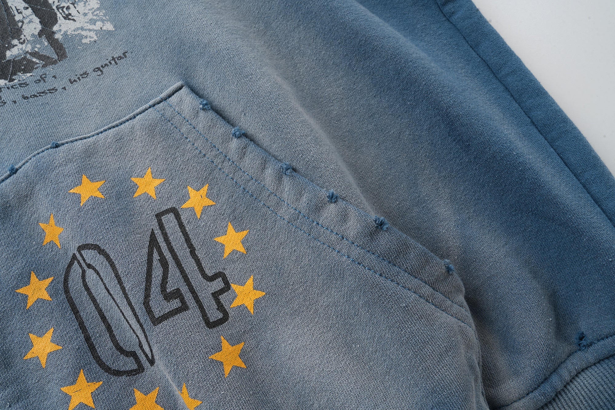 Omirad Vintage Graphic Zip-Up Hoodie