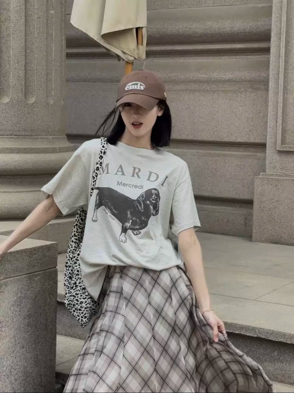 Mardi Dachshund Graphic Summer Casual Cotton Tee Unisex