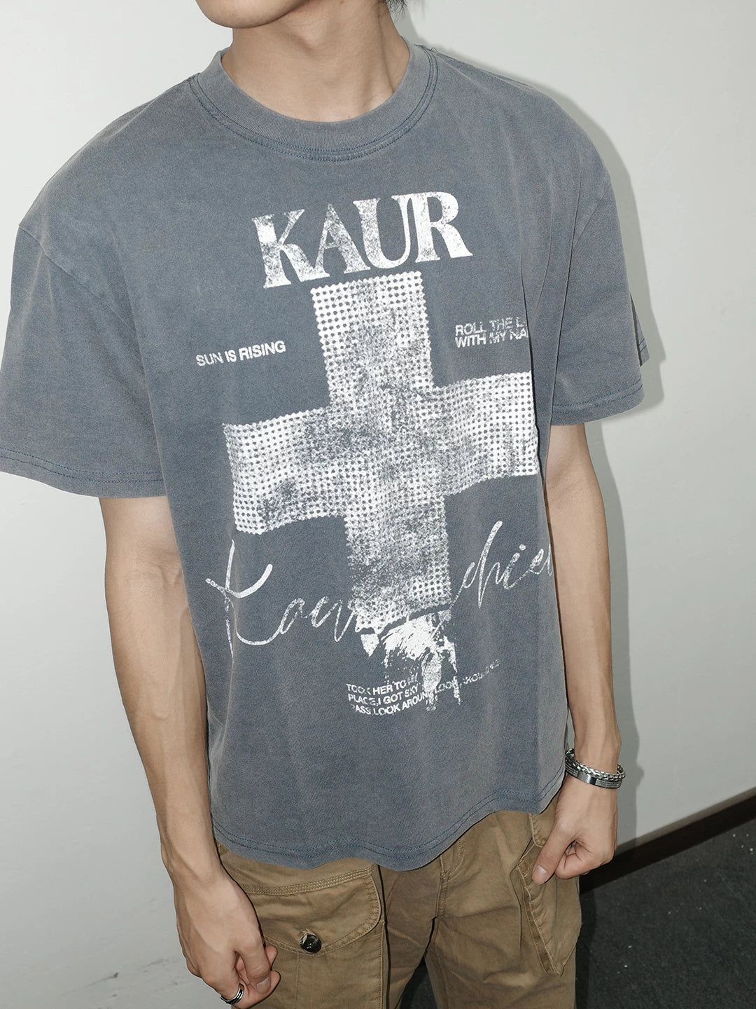 Vintage Distressed Cross Print Heavyweight Unisex T-Shirt