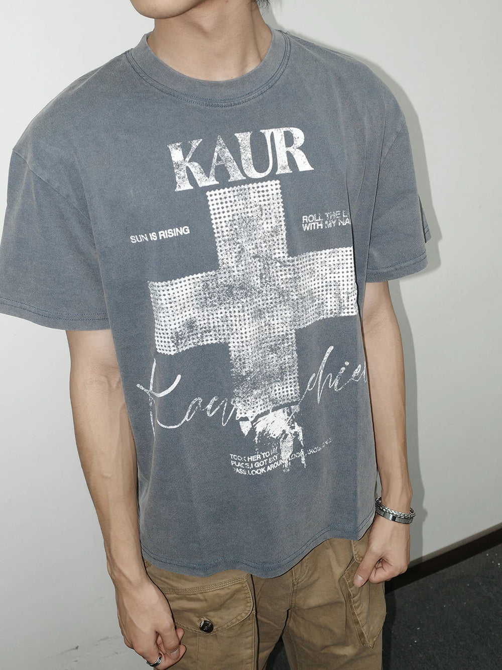 Vintage Distressed Cross Print Heavyweight Unisex T-Shirt