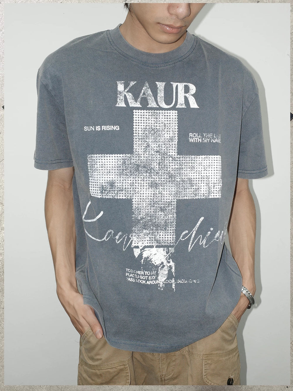 Vintage Distressed Cross Print Heavyweight Unisex T-Shirt