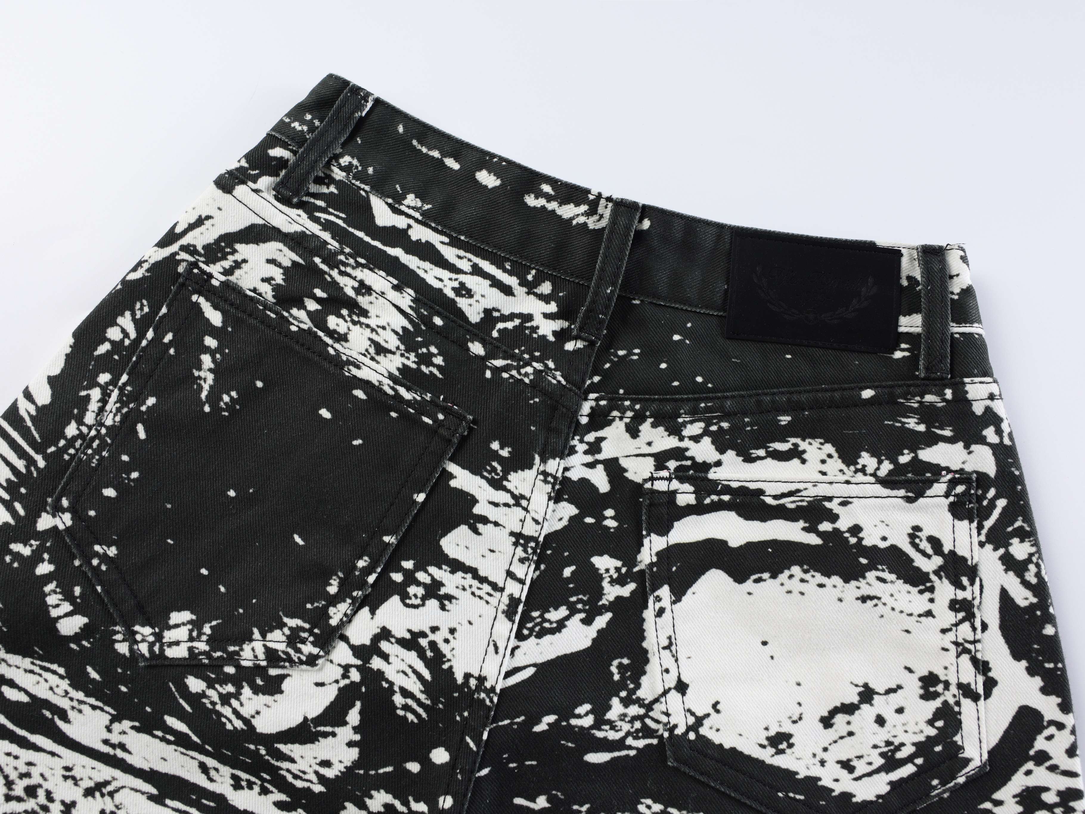 Omirad Monochrome Animal Print Wide-Leg Jeans