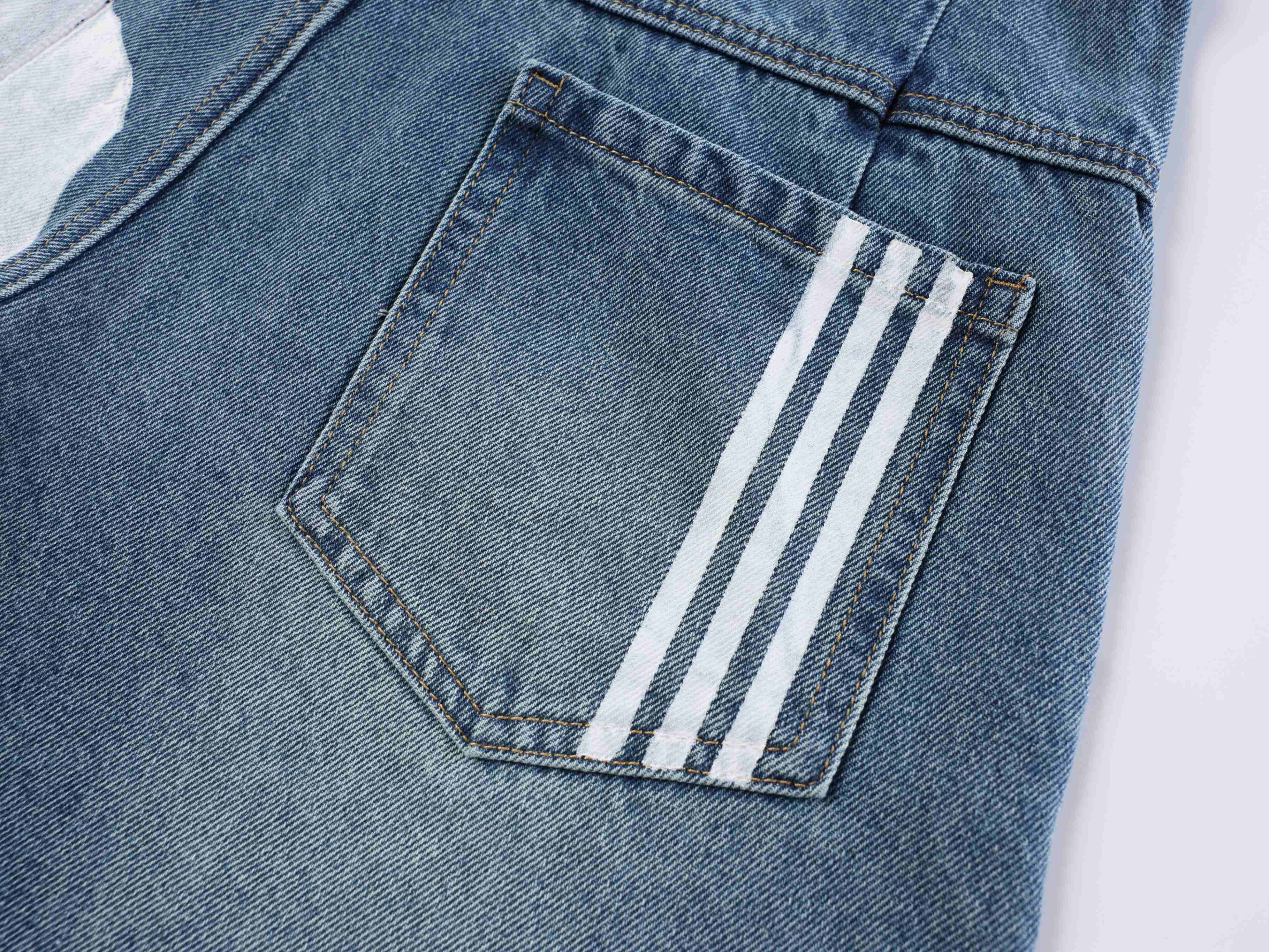 Omirad 1990 Graphic Wide-Leg Jeans